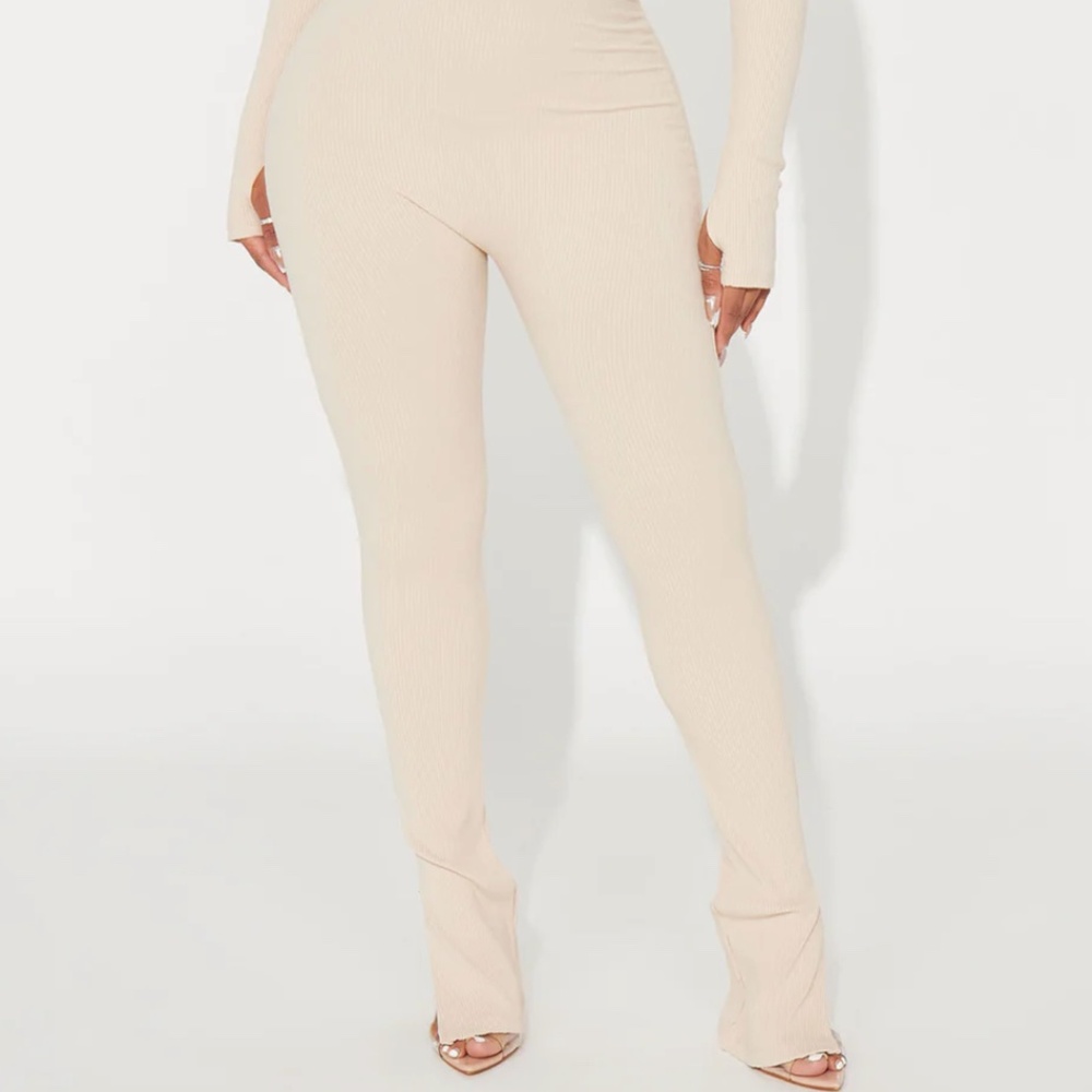 Ribbed Jumpsuit & Shrug Two-Piece Set • Large • NWT (Minor Flaws) - Picture 2 of 5
